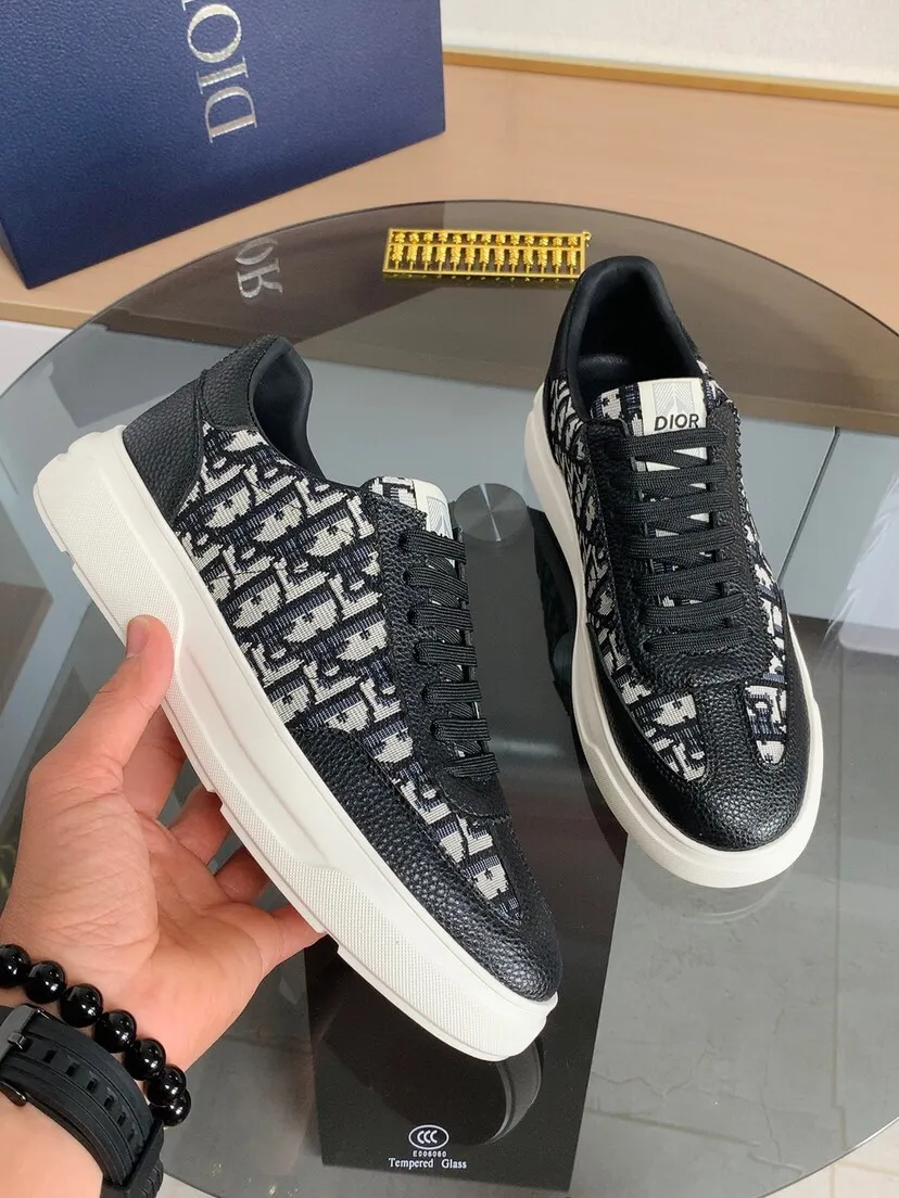 Factory price 420⌚️⌚️[Dior] Dior's new men's genuine leather casual shoes, the highest version on the market, any comparison is welcome🆚! The original leather has excellent texture and is super high-end! Fetal sheep net lining imported from Italy, removable pad! Luxurious materials and fine workmanship, highly recommended! Code number: 38-444⃣️Color optional